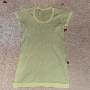 lululemon yellow swiftly tech short sleeve size 4